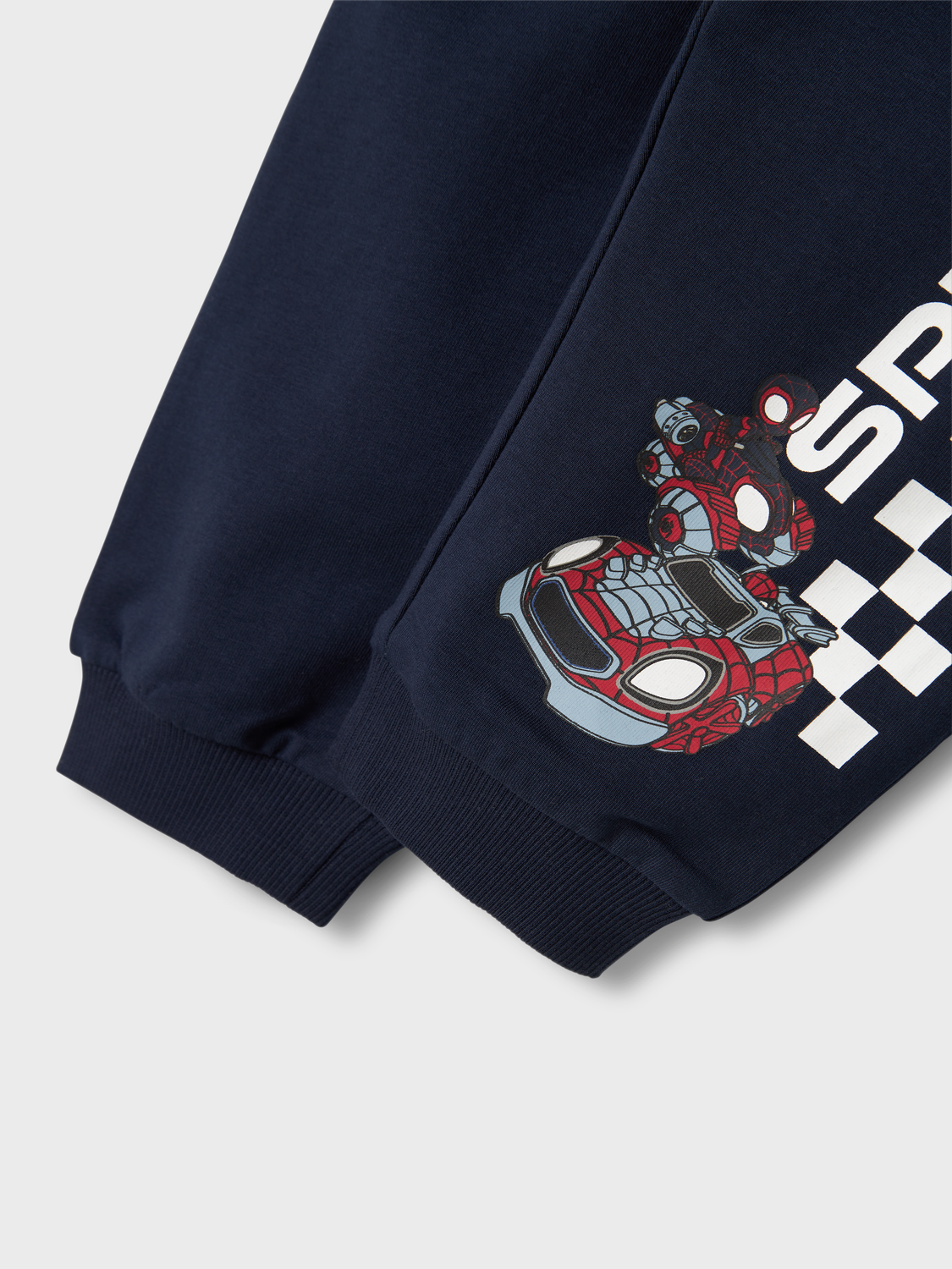 model_shot-front_full